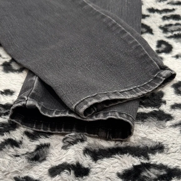 Classic Black Skinny Jeans for Men - Picture 4 of 6